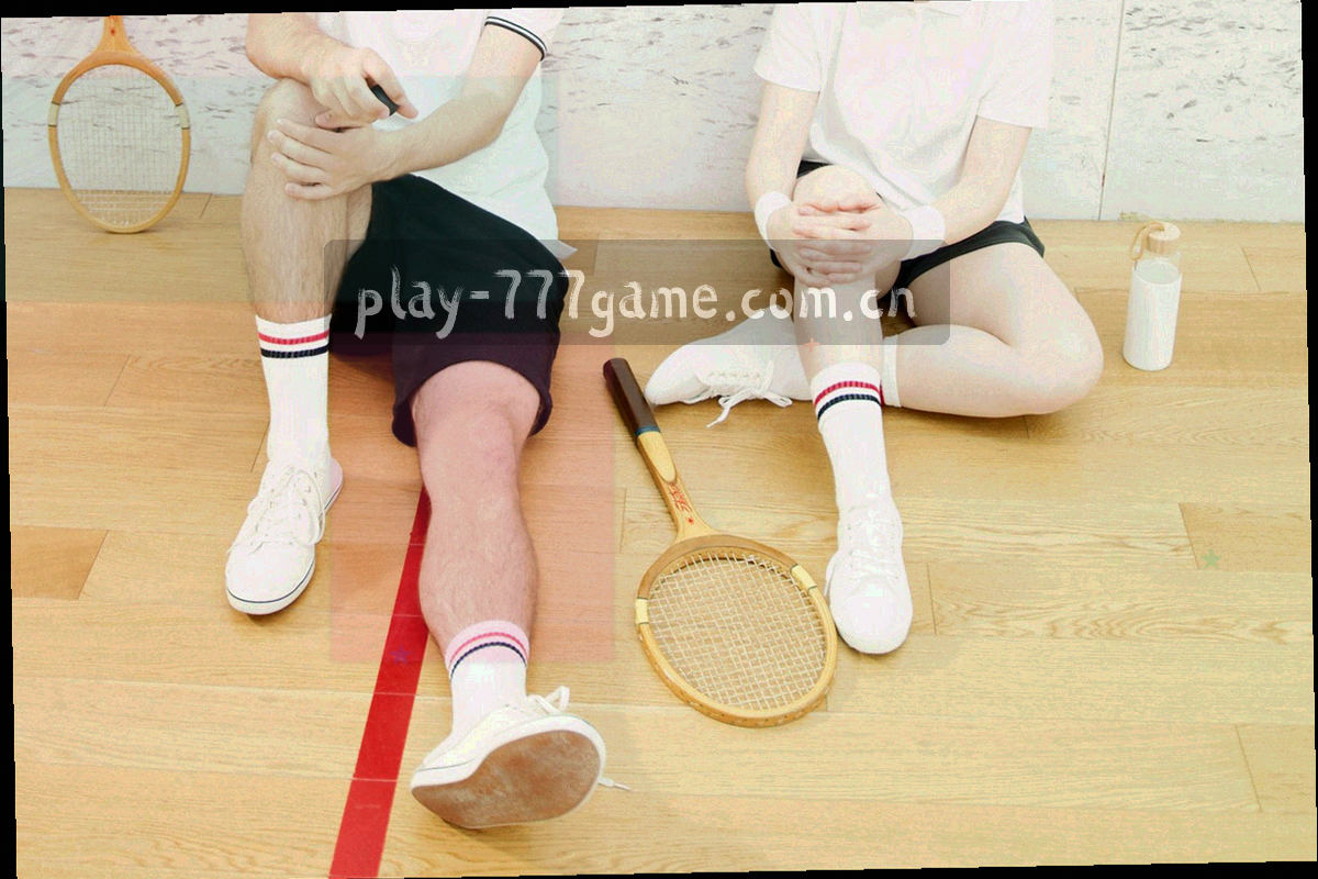 像素化棋子与收藏星标排列在深色网格界面上的俯视特写